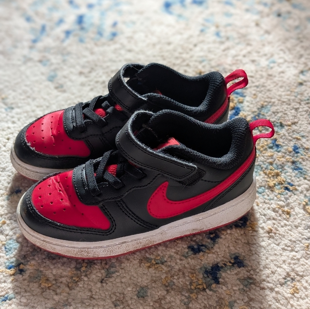 Nike Kids Black and Red Sneakers